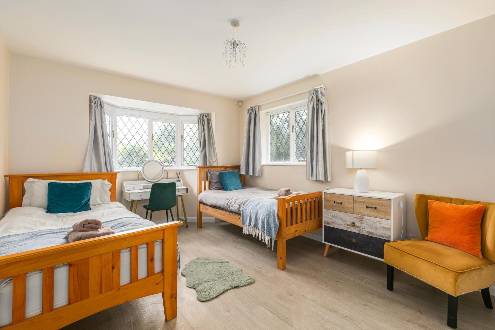 Rural Lodge Stay In Windsor! Hot Tub! Sleeps 20 Bray Zewnętrze zdjęcie