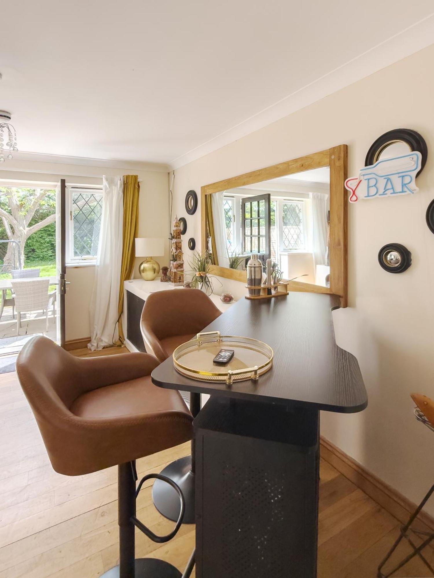 Rural Lodge Stay In Windsor! Hot Tub! Sleeps 20 Bray Zewnętrze zdjęcie