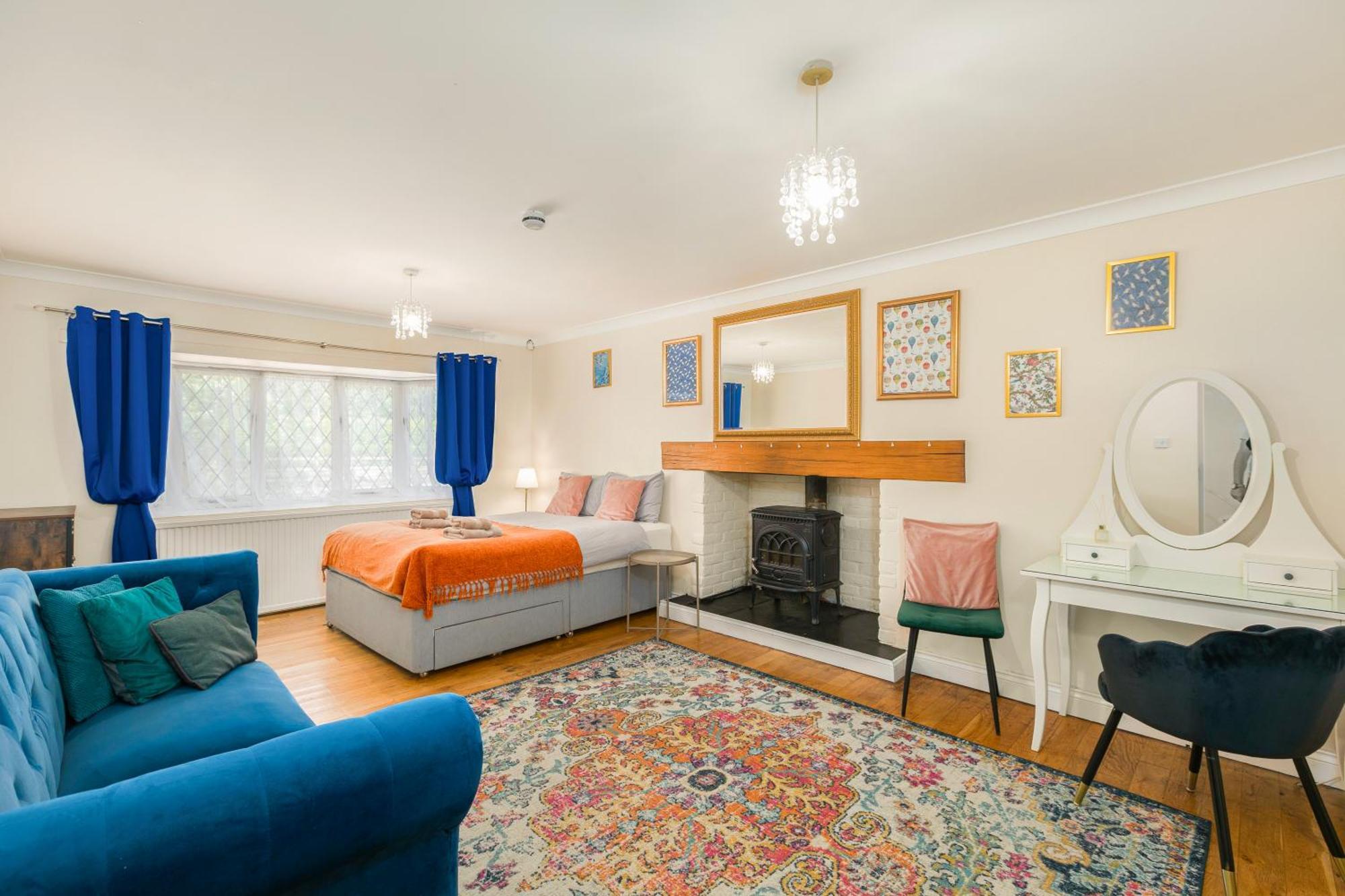 Rural Lodge Stay In Windsor! Hot Tub! Sleeps 20 Bray Zewnętrze zdjęcie
