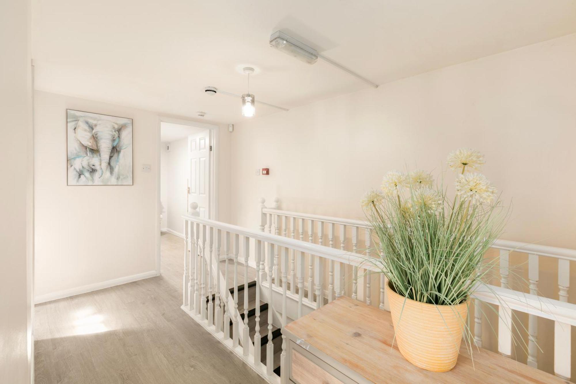 Rural Lodge Stay In Windsor! Hot Tub! Sleeps 20 Bray Zewnętrze zdjęcie