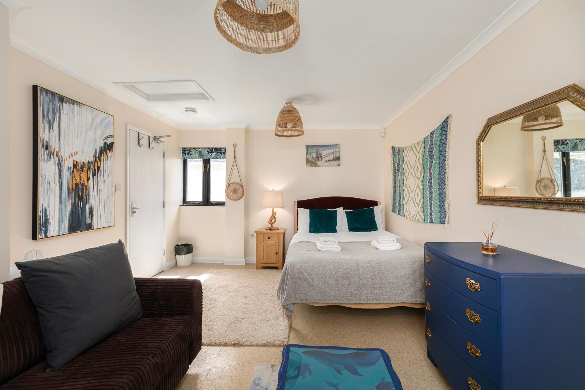 Rural Lodge Stay In Windsor! Hot Tub! Sleeps 20 Bray Zewnętrze zdjęcie